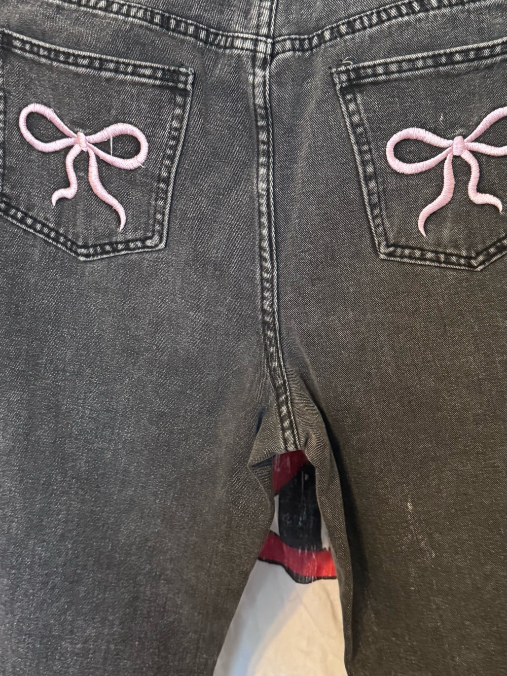 SHEIN Gray High-Rise Jeans with Pink Bow Pocket Embroidery
